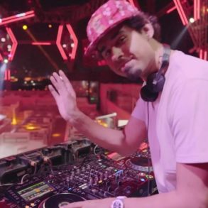 (WATCH) Afrojack - EDC Las Vegas Virtual Rave-A-Thon...