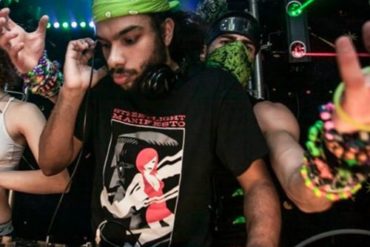 Rich Green : Rich Green Doin' Sketchy Shit Vol. 4(Summer of Sketch) Rich Green : Rich Green Doin' Sketchy Shit Vol. 4(Summer of Sketch)