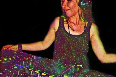 Quick Rollin by CRICKET Quick Rollin by CRICKET