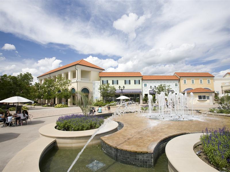 Tanger Outlets Deer Park